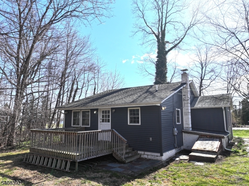 4 Henry St
