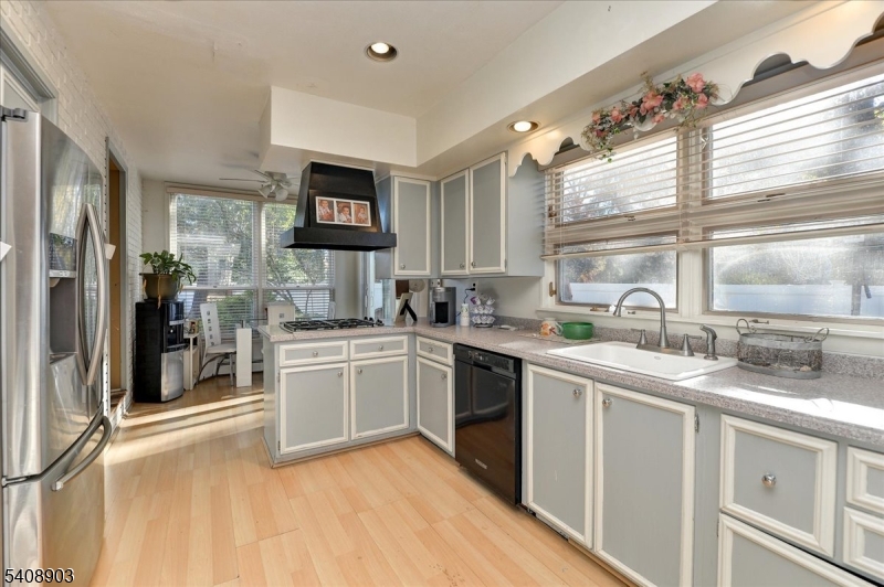 21 Tice Pl