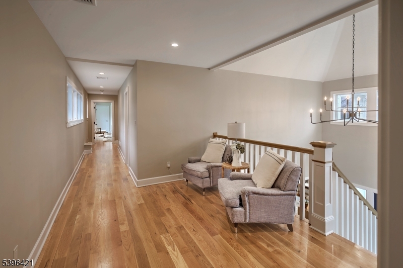 93 Pleasantville Rd