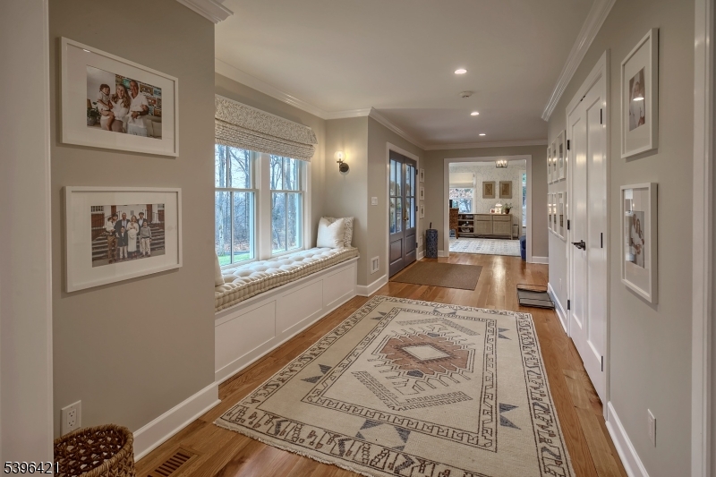 93 Pleasantville Rd