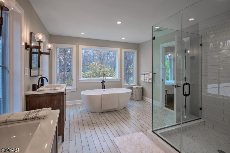 93 Pleasantville Rd