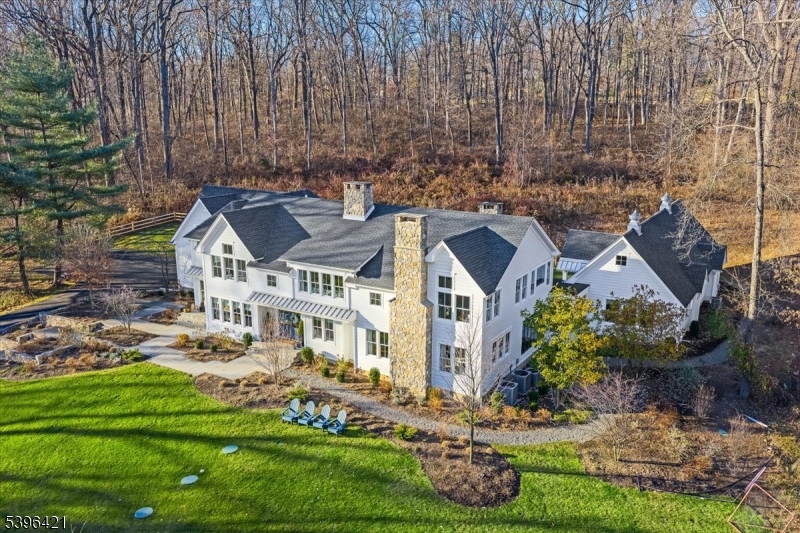93 Pleasantville Rd