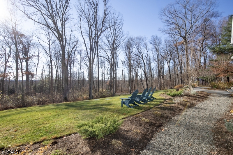 93 Pleasantville Rd