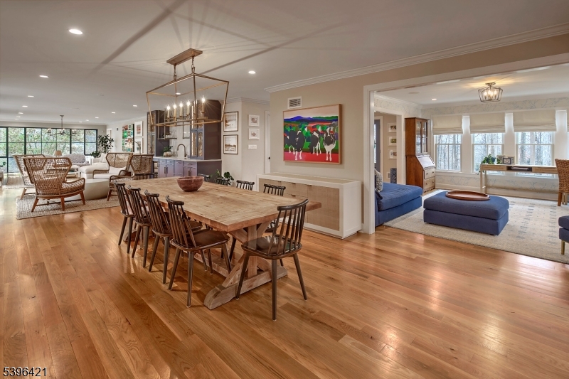 93 Pleasantville Rd