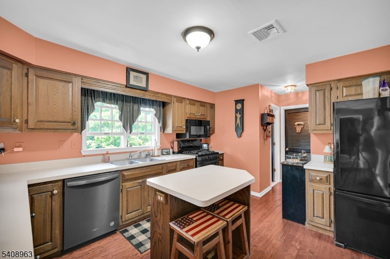 28 Brady Rd
