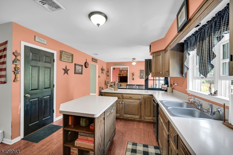 28 Brady Rd