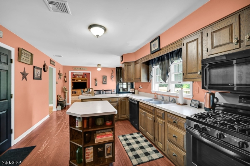 28 Brady Rd