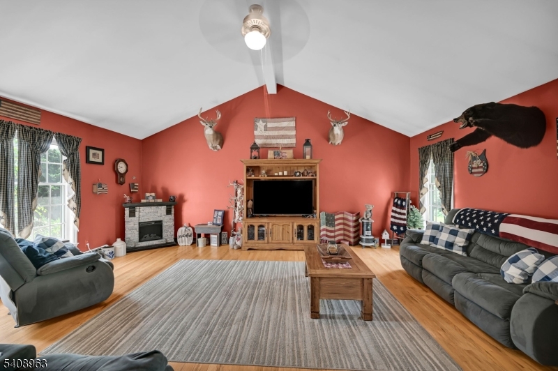 28 Brady Rd