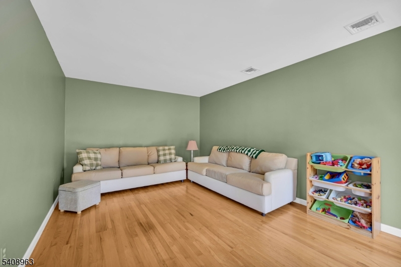 28 Brady Rd