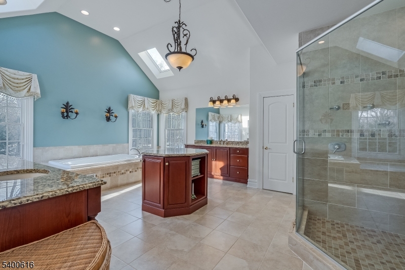 103 Emerald Valley Ln