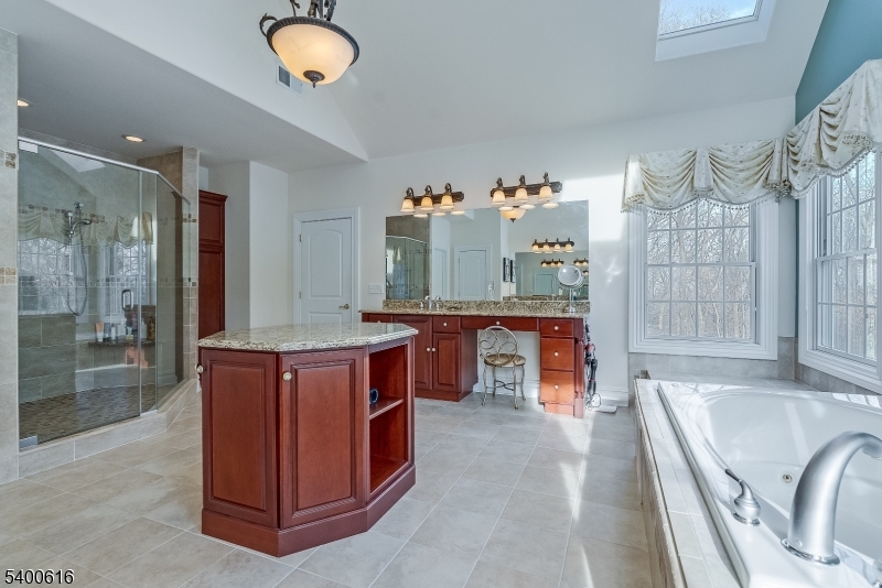 103 Emerald Valley Ln