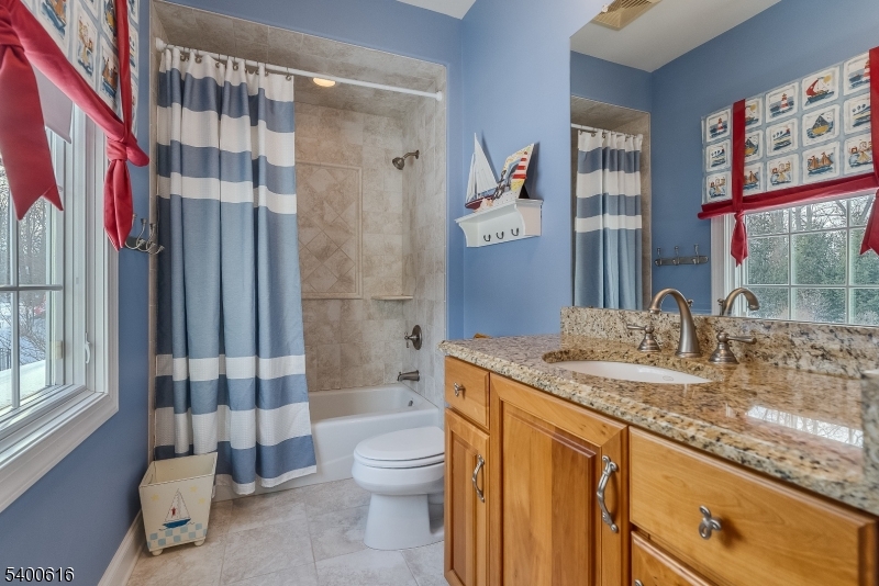 103 Emerald Valley Ln