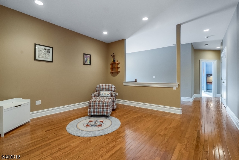 103 Emerald Valley Ln
