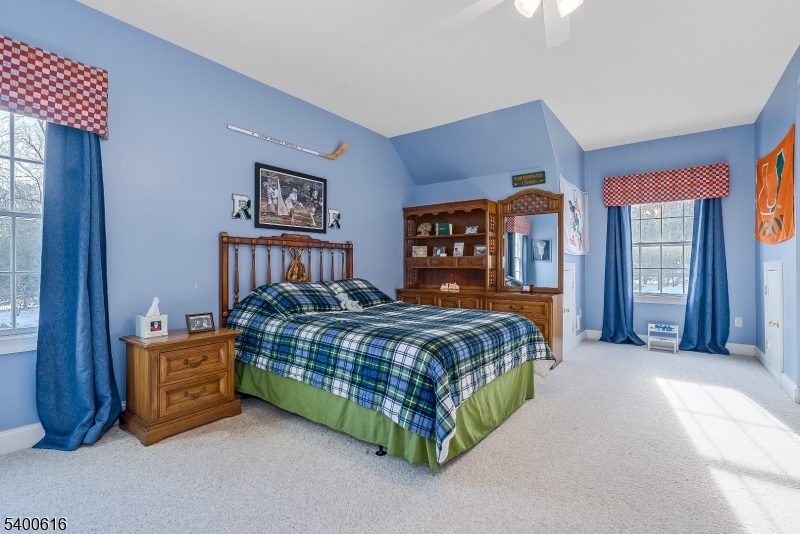 103 Emerald Valley Ln