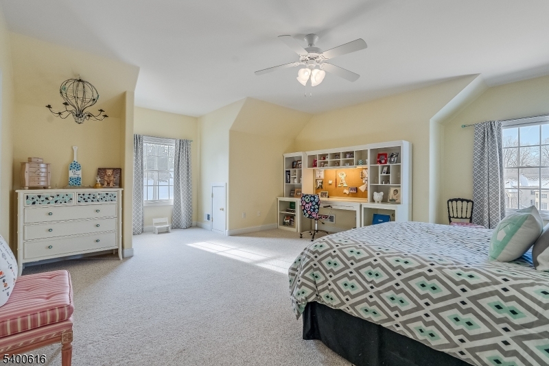 103 Emerald Valley Ln