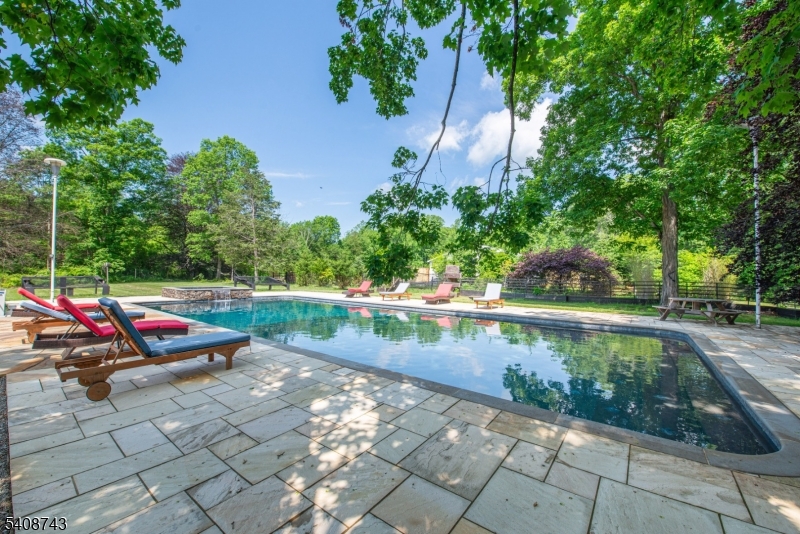 62 Mount Pleasant Rd