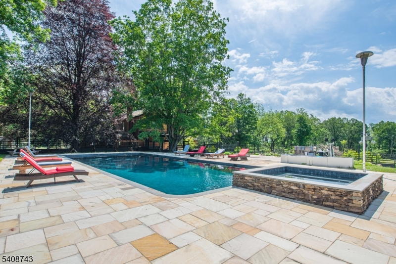 62 Mount Pleasant Rd