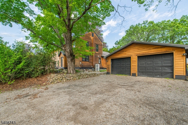 62 Mount Pleasant Rd