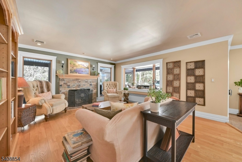 285 Chestnut Ridge Rd