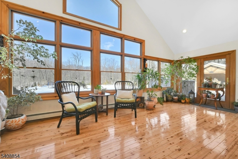 285 Chestnut Ridge Rd