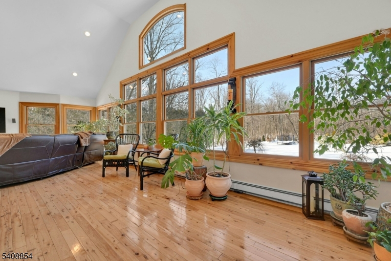 285 Chestnut Ridge Rd