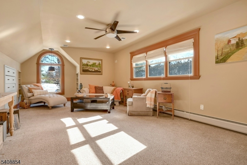 285 Chestnut Ridge Rd