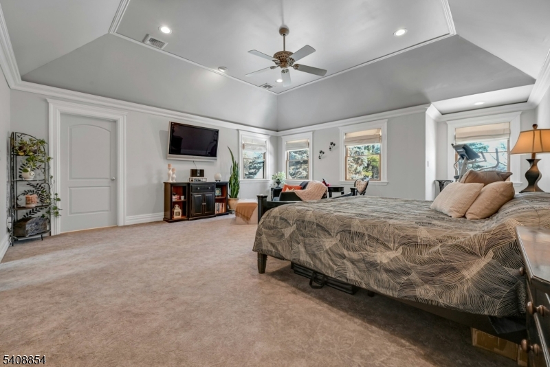 285 Chestnut Ridge Rd