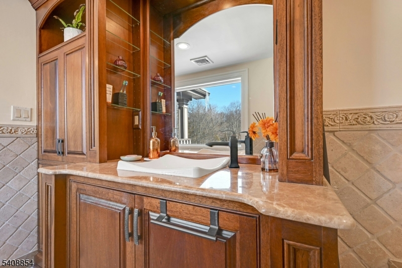 285 Chestnut Ridge Rd