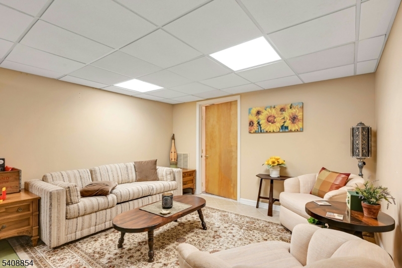 285 Chestnut Ridge Rd