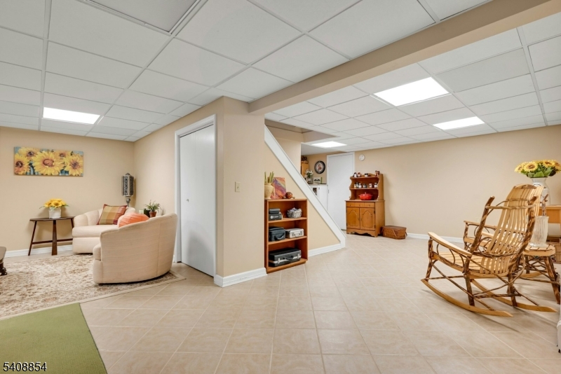 285 Chestnut Ridge Rd