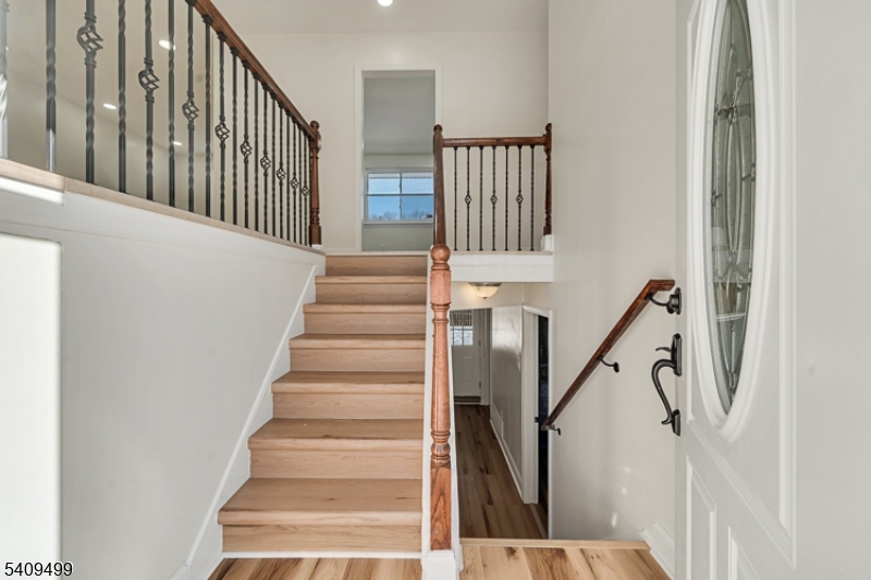 33 Sycamore Dr