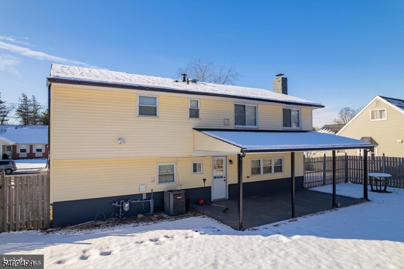 33 Sycamore Dr