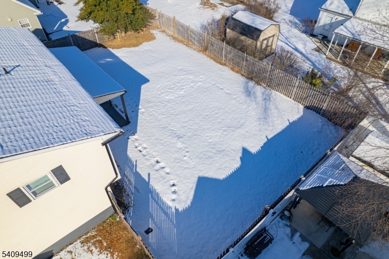 33 Sycamore Dr