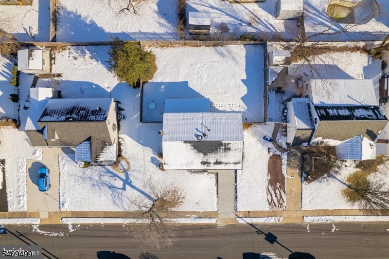 33 Sycamore Dr