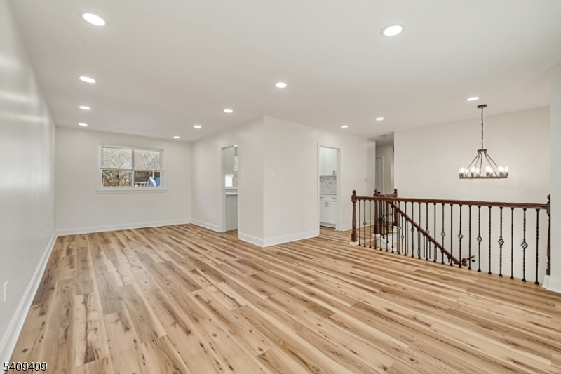 33 Sycamore Dr