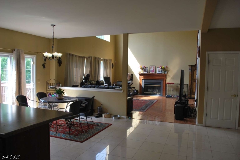 692 Skyline Dr