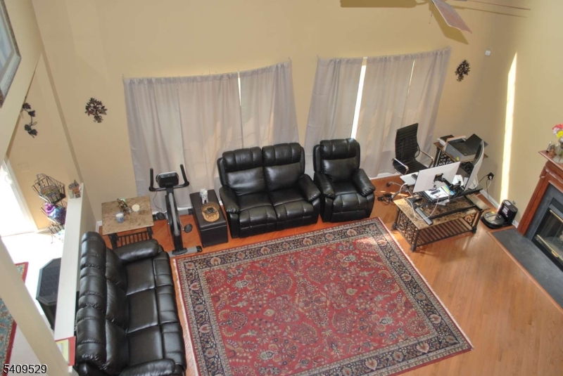 692 Skyline Dr