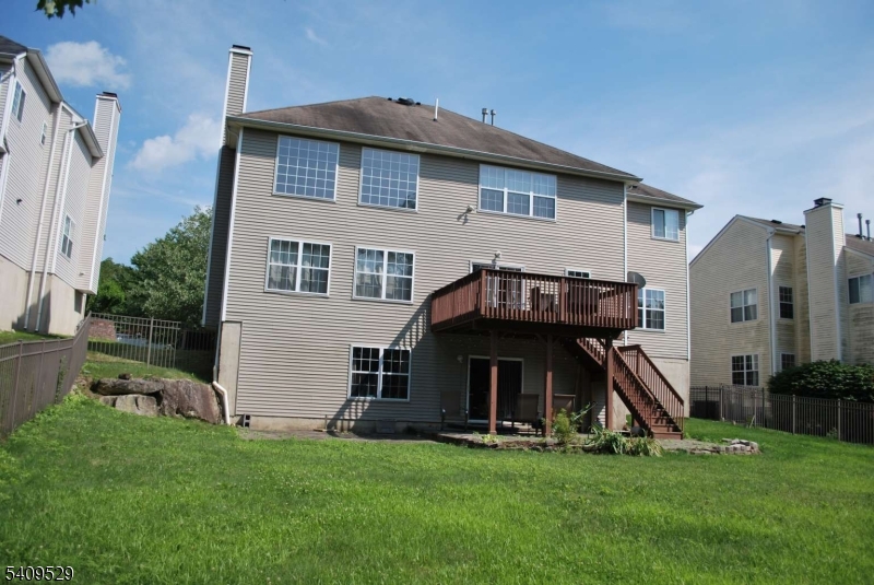 692 Skyline Dr
