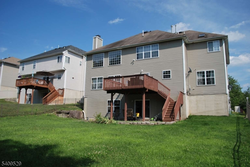 692 Skyline Dr