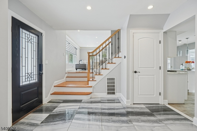 25 Nathan Way