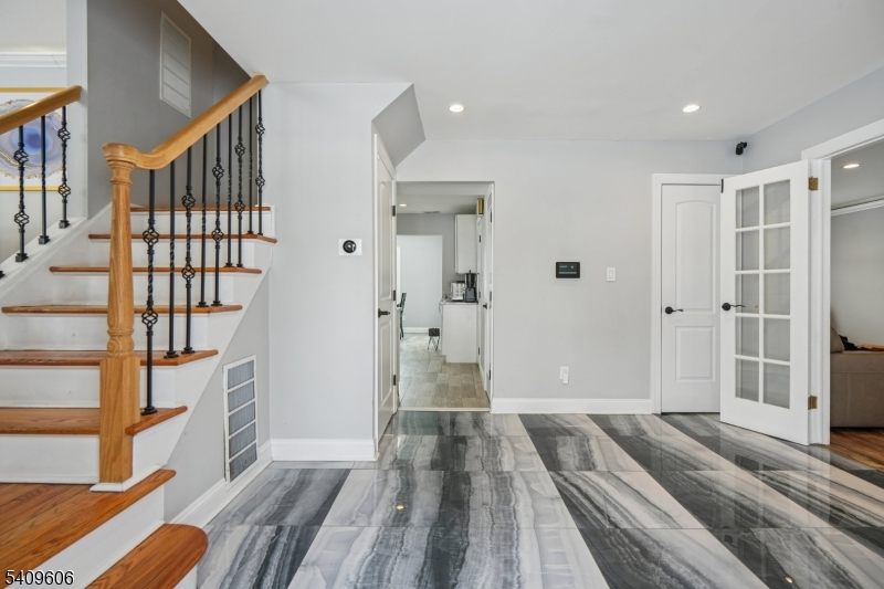25 Nathan Way