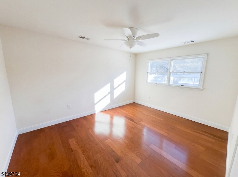 10 Liberty Ln