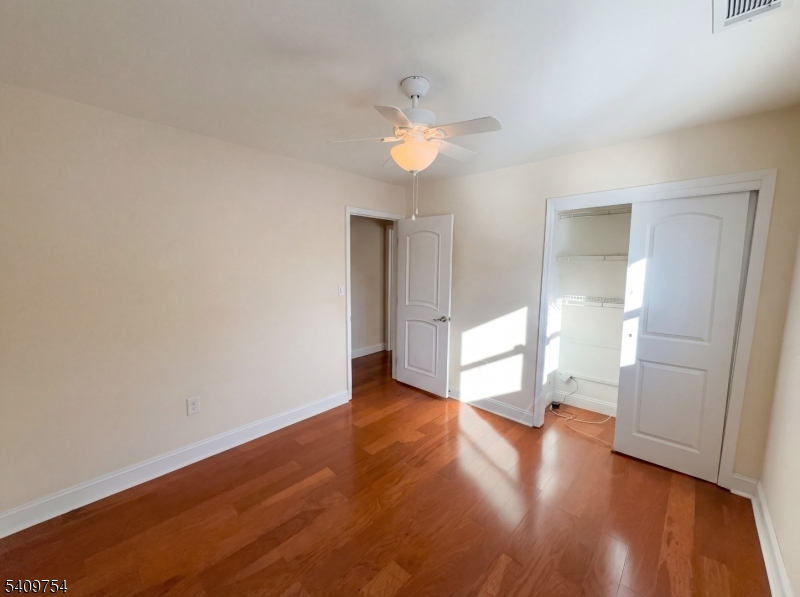 10 Liberty Ln