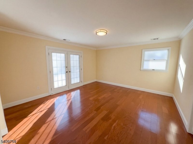 10 Liberty Ln