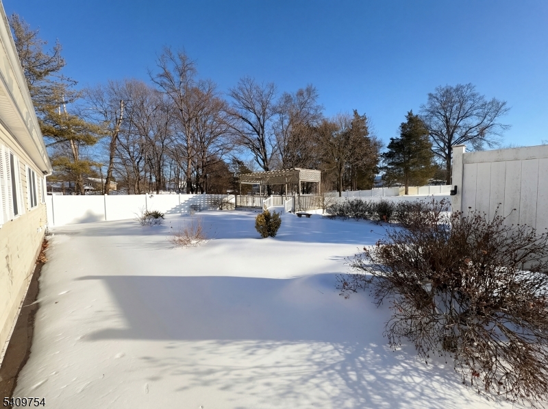 10 Liberty Ln