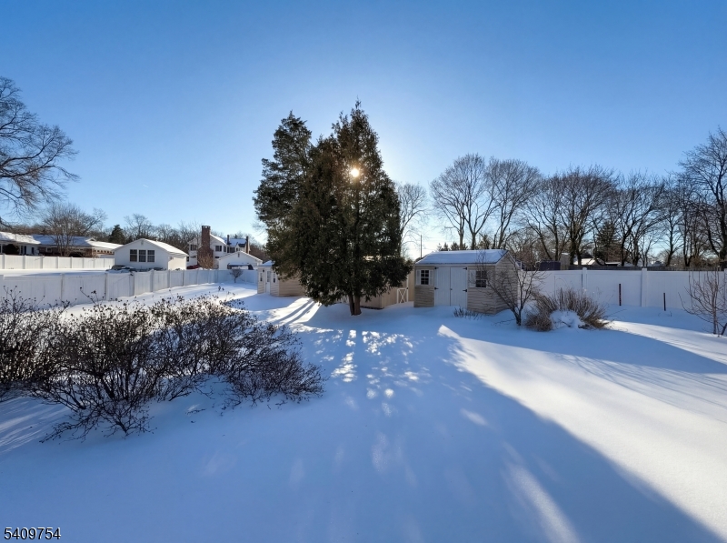 10 Liberty Ln