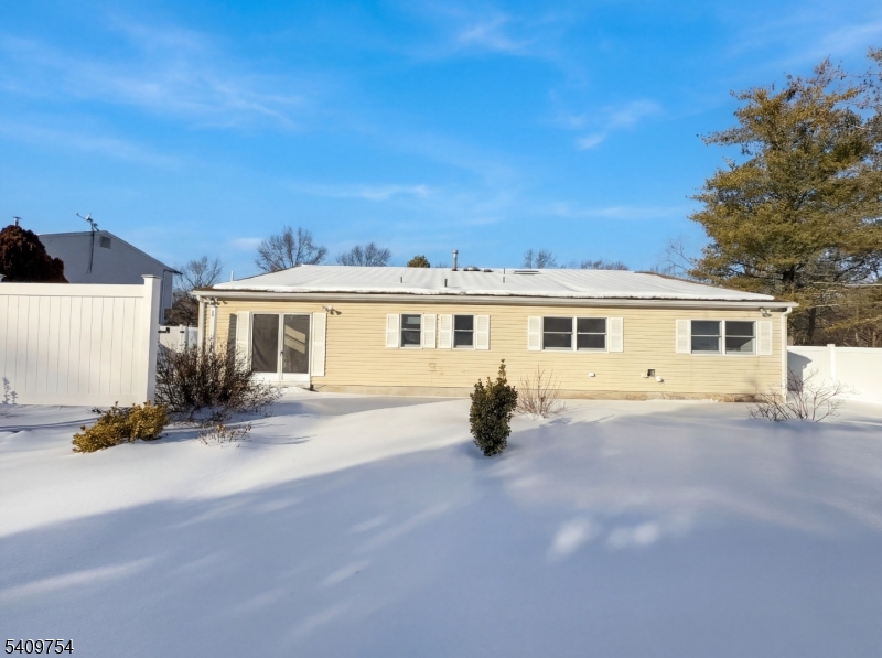 10 Liberty Ln