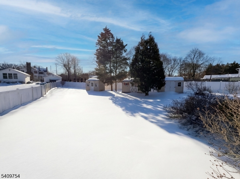 10 Liberty Ln