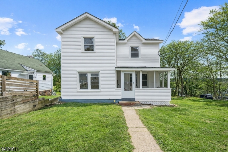 20 Ella St