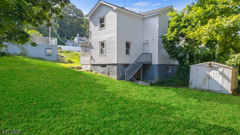 20 Ella St
